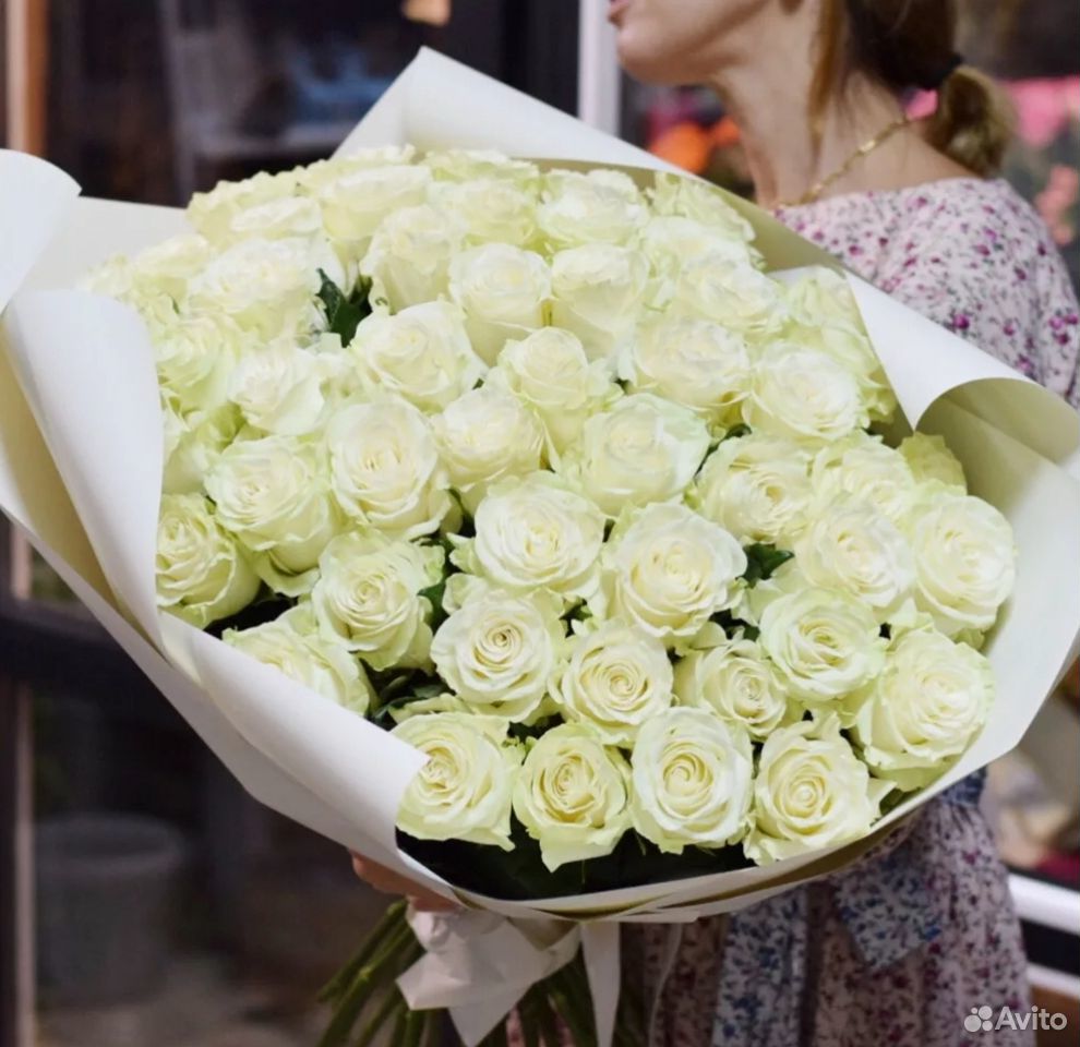 Букет из белых эквадорских роз,11,25,51,101 роза купить на Зозу.ру - фотография № 1
