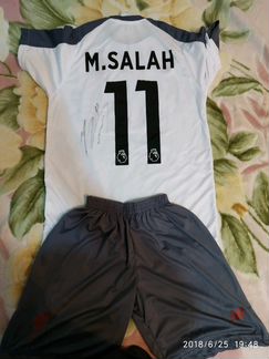Футболка с подписью Мохаммеда Салаха