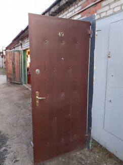 Дверь б/у металлическая