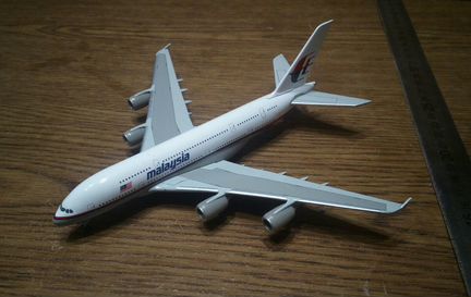 Модель самолёт А380 1/400
