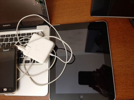 Apple MacBook Pro A1278 iPad первый и айфон 5s
