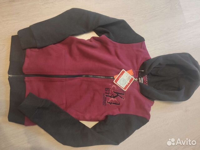 Кофта спортивная женская