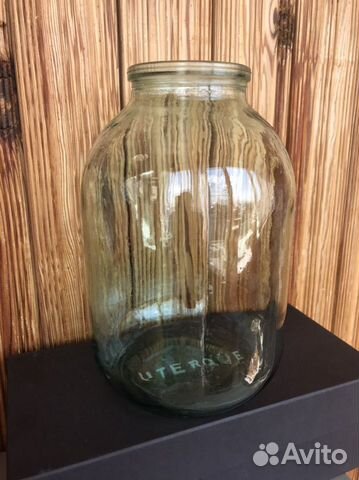 В продаже имеются трехлитровые банки