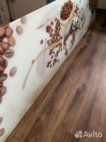 Фартук для кухни из стекла