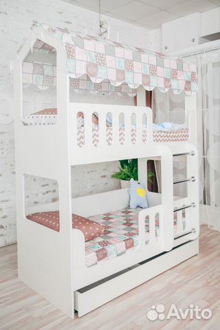 Кровать домик двухъярусная