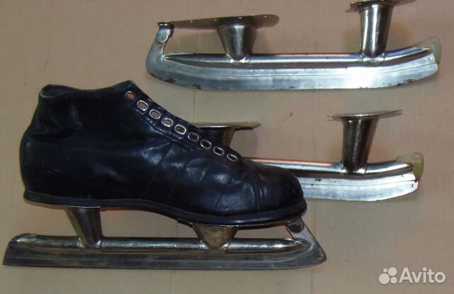 Коньки лыжи и палки производства СССР