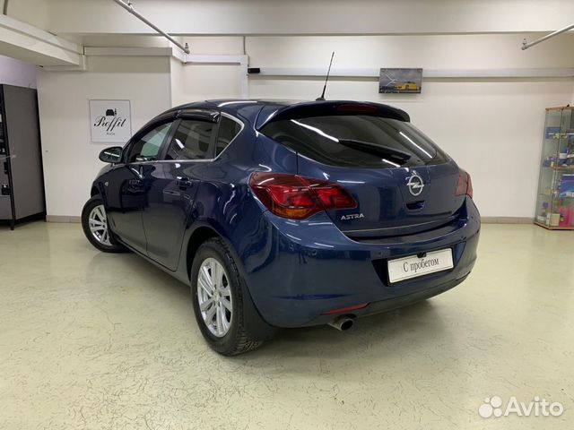 Opel Astra `2011