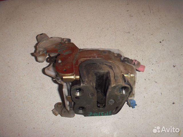 Замок двери передней правой Nissan Pulsar (N15)
