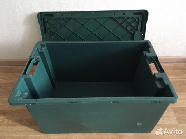 Ящики пластиковые с крышкой, цена указана за 4 шт