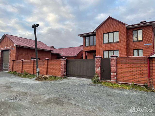 

8-к. коттедж, 600 м²