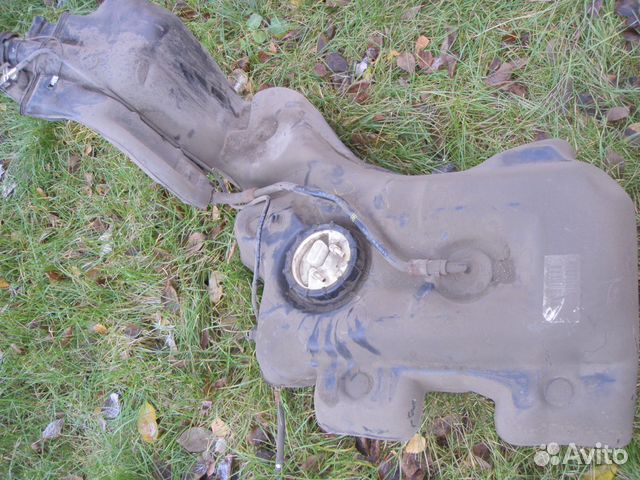 Топливный бак бензин Volkswagen Passat B5 B5+ Топливный бак бензин Volkswagen Passat B5 B5+
