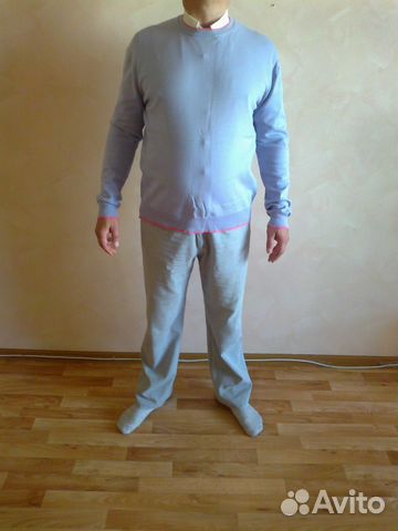 Два мужских джемпера