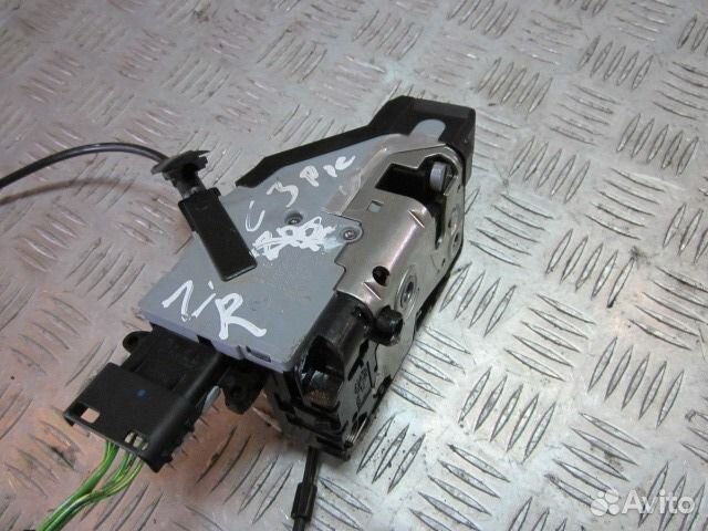 Замок задней левой двери Ситроен С3 Пикассо 2013гв