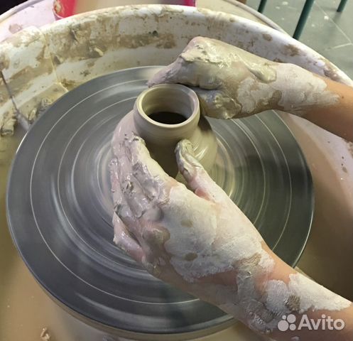 Занятия на гончарном круге и лепке из глины Занятия на гончарном круге и лепке из глины