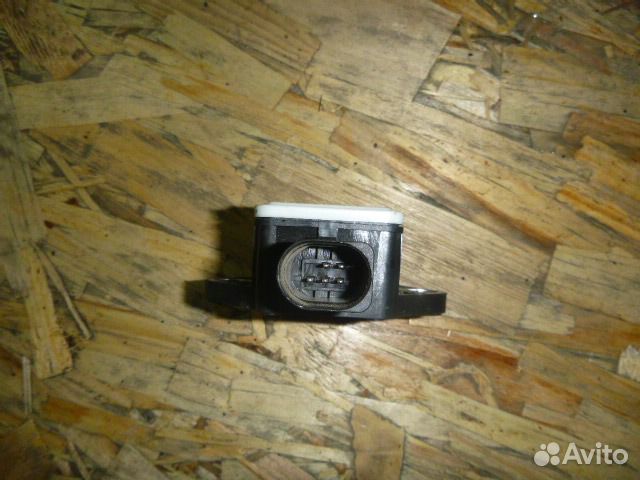Датчик ускорения Audi 8K0907637C Датчик ускорения Audi 8K0907637C