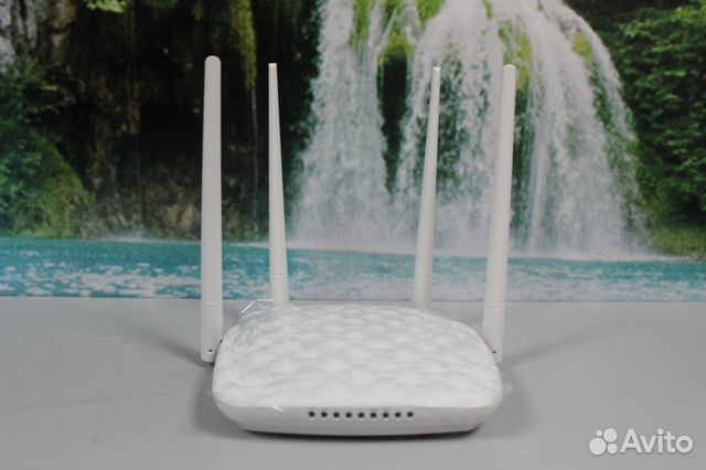 Маршрутизатор (wi-fi роутер) tenda FH456 (V2.0) Маршрутизатор (wi-fi роутер) tenda FH456 (V2.0)