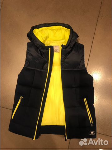 Жилетка новая Zara 9 лет Жилетка новая Zara 9 лет