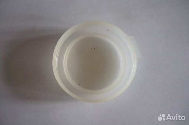 Крышки полиэтилен.для 200г баночек СССР -230шт