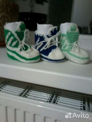 Вязаные тапочки, пинетки, манишки