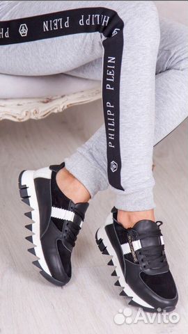 Новые женские кроссовки Новые женские кроссовки