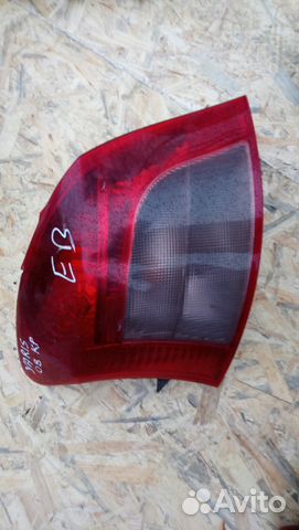 Задние фонари на Toyota Yaris 2008 год Задние фонари на Toyota Yaris 2008 год