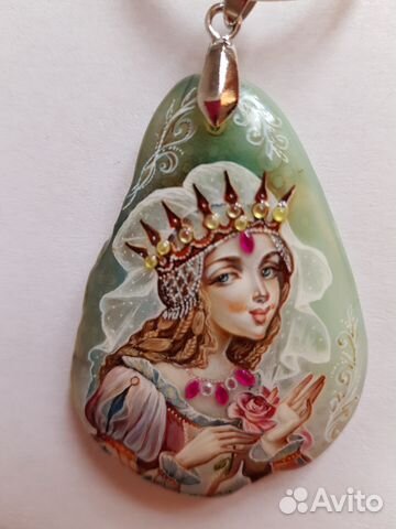 Кулон миниатюра на камне (