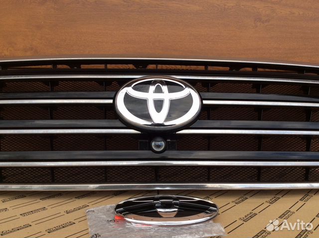 Эмблема Land Cruiser 200 2012-2015 Дистроник Эмблема Land Cruiser 200 2012-2015 Дистроник