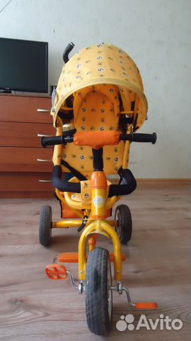 Детский трехколесный велосипед-каталка