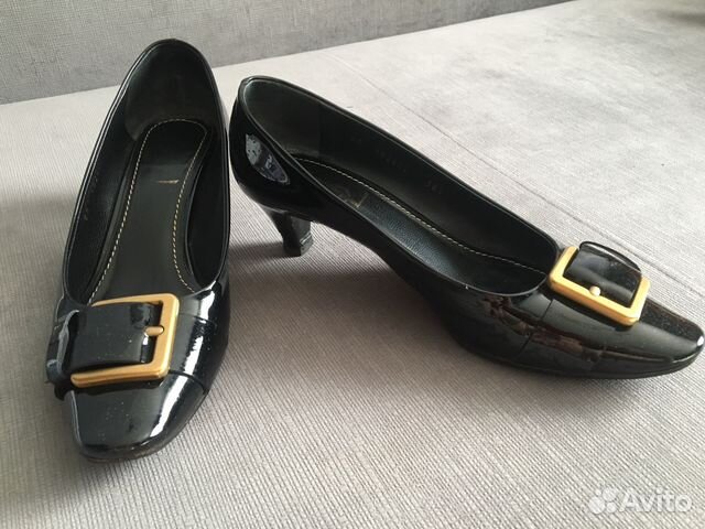 Лакированные туфли YSL Лакированные туфли YSL