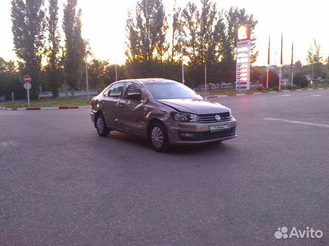 Volkswagen Polo 1.6 МТ, 2015, битый, 66 000 км