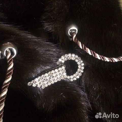 Короткая норковая шуба с капюшоном