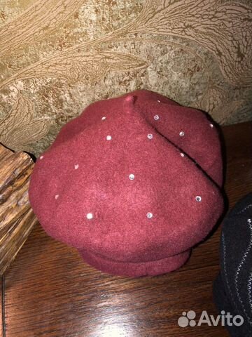 Два шерстяных берета Два шерстяных берета