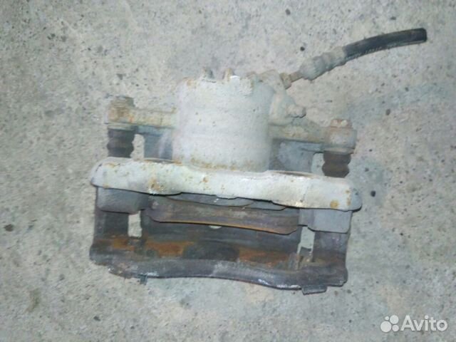 Суппорт тормозной передний Ситроен Ксара Пикассо