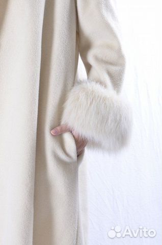 Пальто из кашемира с песцом Пальто из кашемира с песцом