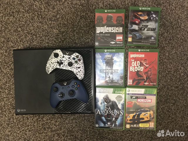 Xbox One 1Tb + 2 геймпада + 6 дисков с играми