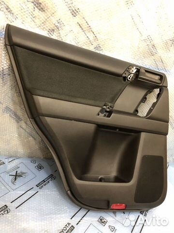 Обшивка задней левой двери Toyota Prado 150