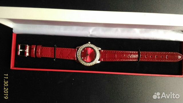 Женские новые наручные часы Женские новые наручные часы