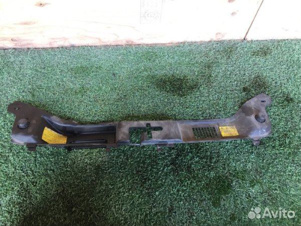 Накладка радиатора Volvo S40 II 2.5 2004 Накладка радиатора Volvo S40 II 2.5 2004