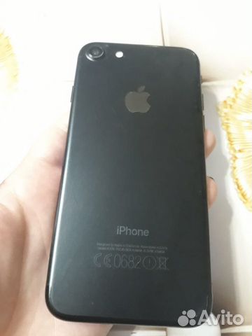 Телефон iPhone 7 Телефон iPhone 7