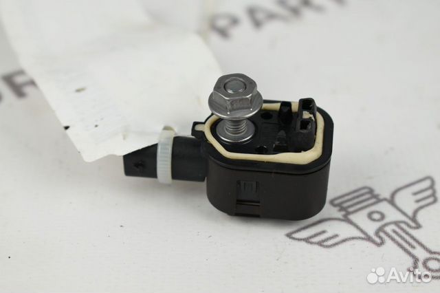 Датчик удара BMW X3 F25 2010-2017 Датчик удара BMW X3 F25 2010-2017