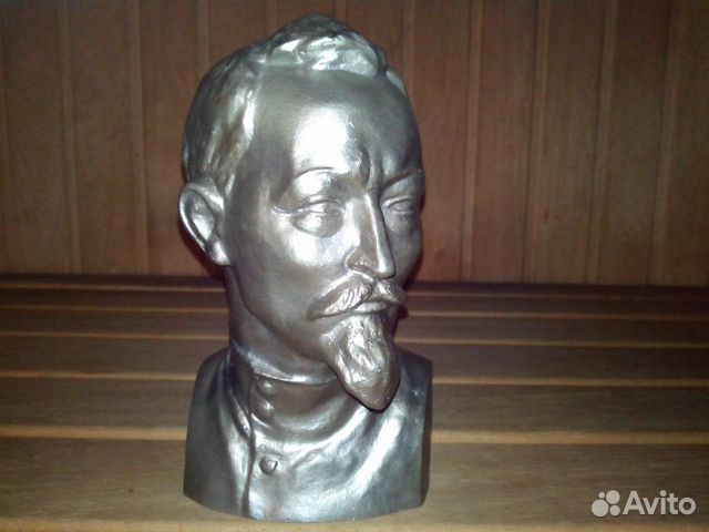 Бюст Ф.Э. Дзержинского и две кружки в подарок