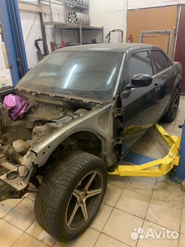 Фара капот бампер Chrysler 300c