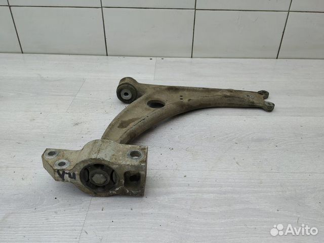 Рычаг передний левый 3C0407151E VW Passat (B6) 200 Рычаг передний левый 3C0407151E VW Passat (B6) 200