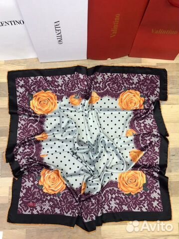 Новый женский шёлковый платок Valentino Новый женский шёлковый платок Valentino