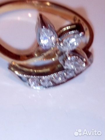 Золотое кольцо с бриллиантами 750 пробы СССР Золотое кольцо с бриллиантами 750 пробы СССР