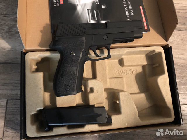 Страйкбольный пистолет Sig Sauer 226