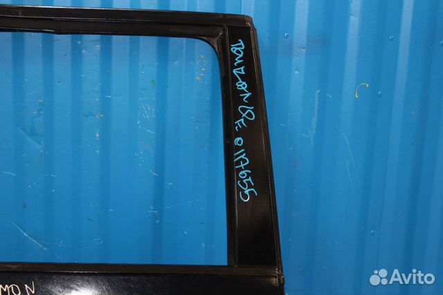 Дверь правая задняя Volkswagen Touran