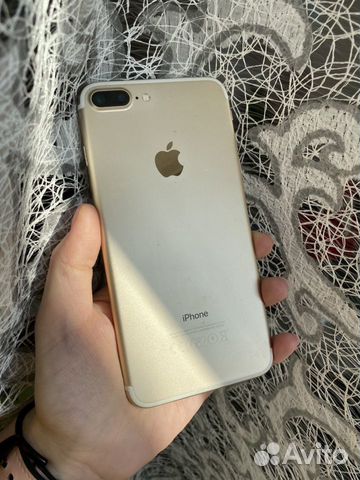 Телефон iPhone