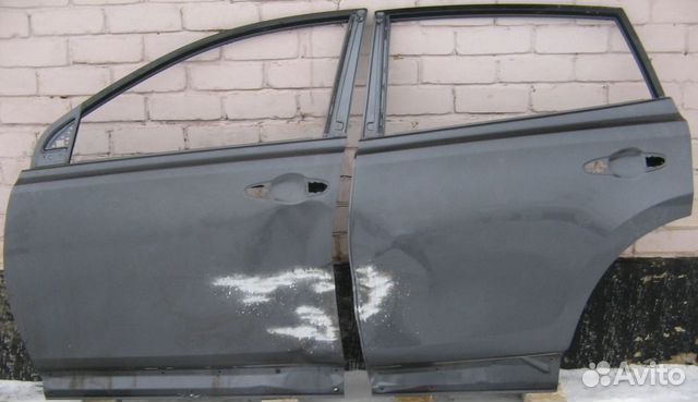 Продам две левые двери от Тайота рав 4 оригенал