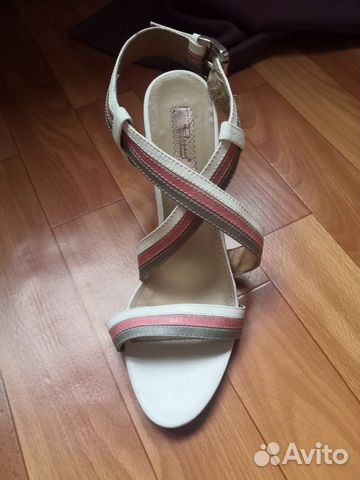 Босоножки кожаные